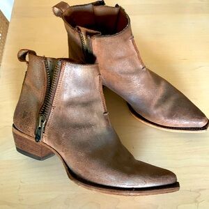 Frye Sacha Moto Shortie Boot tan size 9